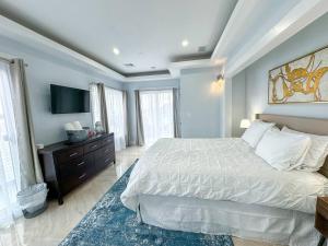 Renovated 3b, 2ba, Skyline View, Laundry, Cen Air