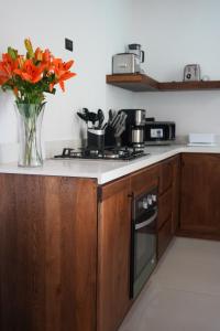 Cozy 2-Bed Getaway near Santa Teresa with parking