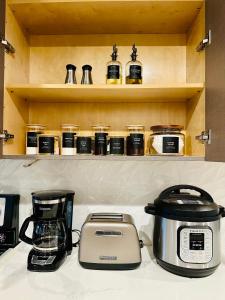 Serene Home on the Hill with amazing view! near SF