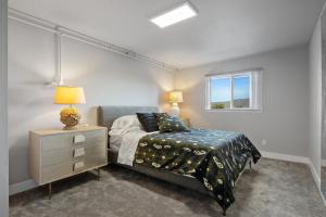 Serene Home on the Hill with amazing view! near SF