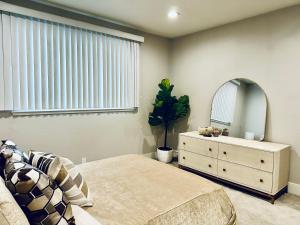 Serene Home on the Hill with amazing view! near SF