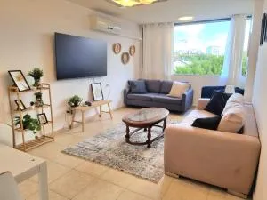 Luxury 2 Bedrooms Apartment in Tel Aviv- Renovated, 8Min walk to the Beach - Yafo