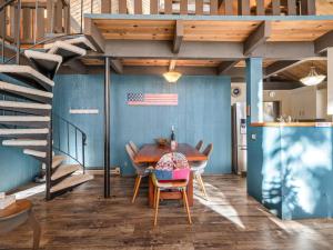 Awesome Home Above the Lake - Dogs Welcome VH315