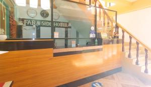 RedDoorz @ Farm Side Hotel Laoag City