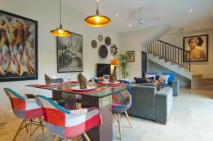 Villa Uma Sari - 2BDR, Private Pool and Sunset Rooftop, Quiet and Central