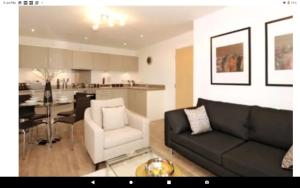 New Central Woking 1 and 2 Bedroom Apartments with Free Gym, close to Train Station