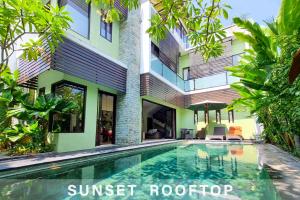 Villa Uma Sari - 2BDR, Private Pool and Sunset Rooftop, Quiet and Central