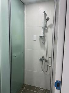 Yeongdeungpo stay for 3pax