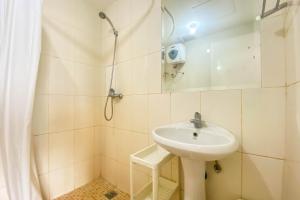 Cozy Stay Studio at Ambassade Kuningan Apartment By Travelio