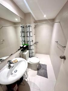 Azure 2Br 1Ba with City View Balcony and Free Parking