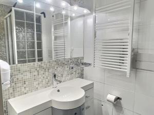 Appartements Charmant 2 pieces centre-ville avec balcon | Animaux acceptes | WIFI inclus - FR-1-411-958 : photos des chambres