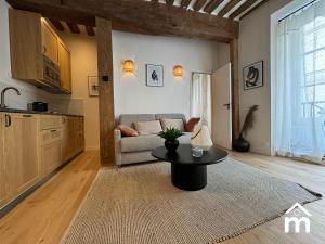 Saint Germain by Melvane