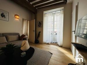 Saint Germain by Melvane