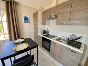 Appartement Climatisé Centre du Lavandou, Proche Plage - FR-1-816-6