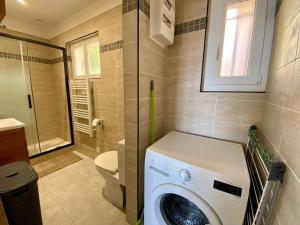 Appartement Climatisé Centre du Lavandou, Proche Plage - FR-1-816-6