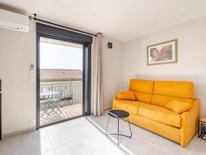 Studio rénové centre Lavandou, proche plage - FR-1-816-7