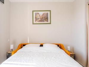 Appartements Charmant studio renove au coeur du Lavandou avec clim et terrasse - FR-1-816-7 : photos des chambres