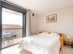 Appartements Charmant studio renove au coeur du Lavandou avec clim et terrasse - FR-1-816-7 : photos des chambres