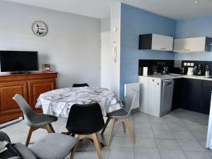 Studio moderne à Plouhinec, WIFI, parking, animaux acceptés - FR-1-479-184 - 2hvězdičkové hotely ve městě Plouhinec