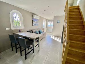 Appartements T2 Mezzanine au Lavandou, proche plage, climatise - FR-1-816-8 : photos des chambres