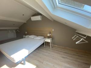 Appartements T2 Mezzanine au Lavandou, proche plage, climatise - FR-1-816-8 : photos des chambres