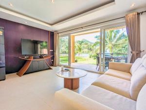 Half Moon beach Villa - by KohChangVillas