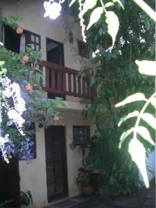 Casa de 01 quarto-Até 4 pessoas-Cambury-120m da praia-central-internet-Estacionamento-C04