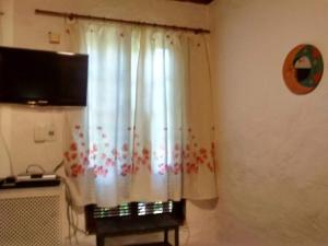 Casa de 01 quarto-Até 4 pessoas-Cambury-120m da praia-central-internet-Estacionamento-C04