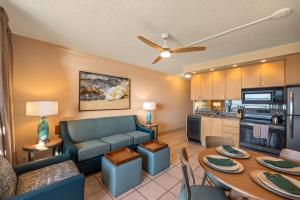 Kuleana Club #611 Oceanfront - 1 bedroom & 1 bathroom - Gated 2nd Fl