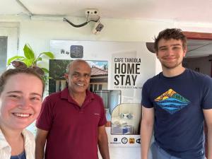 Cafe Tangola Home Stay