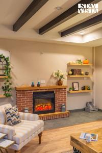 StayVista at Mist - Elysium Estate with WiFi, Bonfire