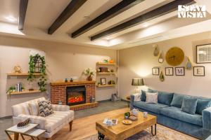 StayVista at Mist - Elysium Estate with WiFi, Bonfire