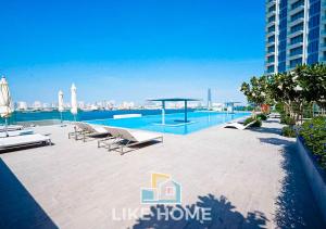 Like Home - 4304 Exquisite 2-Bedroom Home with Vibrant City and Creek Views