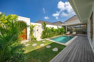 Villa Swiss - chic 3BR Villa with private pool in Pererenan