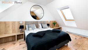 Wonder Home - Domki Hillside tuż przy stoku narciarskim - na terenie kompleksu plac zabaw i zewnętrzna siłownia, sklep, parking