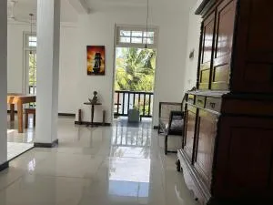 White House & Sea Food Restaurant - Ratgama Hegoda