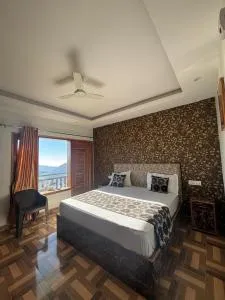 Baakhli Guest House and Restaurant - Bhowāli