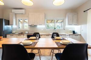 Aelia Guesthouse - Private Garden Retreat