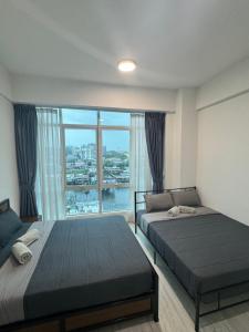 Infinity pool Sutera Avenue family suite Free Wifi -Parking