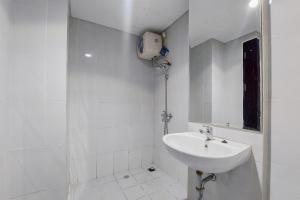 Homey and Best Deal 1BR Casa de Parco Apartment By Travelio