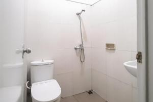 RedDoorz Syariah Near Transmart Mall Palembang