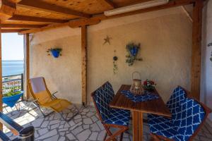 Atemberaubendes Apartment direkt am Meer gelegen mit Meerblick, Klima, WiFi