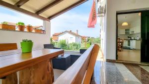 Malerisches Apartment nur 800 Meter zum Strand mit privater Terrasse, Grill, WiFi