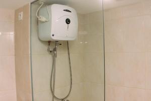 Stunning and Comfy Studio Apartment Springlake Summarecon Bekasi By Travelio