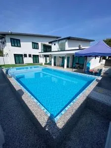 MERCU STAYCATION HOMESTAy - Lengging