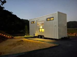 Tiny Escape Charlotte