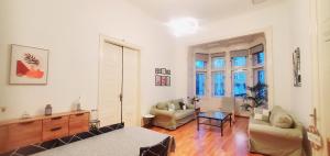 Deluxe and Cozy in the center