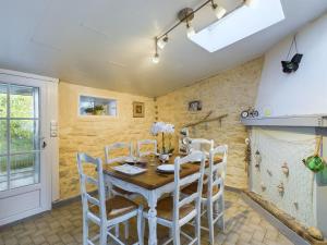 Maisons de vacances Ideal pour 2 adultes et 3 enfants - Longeville sur Mer : photos des chambres