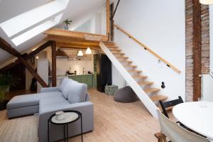 Art Peaceful Historical city center apartment