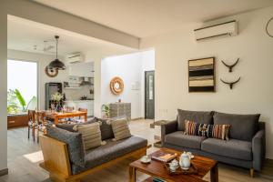 La Olalian 2 & 3 BHK Designer Villas Near Anjuna Beach with Private Pool & Sun Deck & Garden